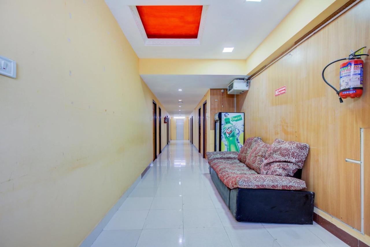מלון צ'נאי Oyo Flagship Amutha Residency מראה חיצוני תמונה